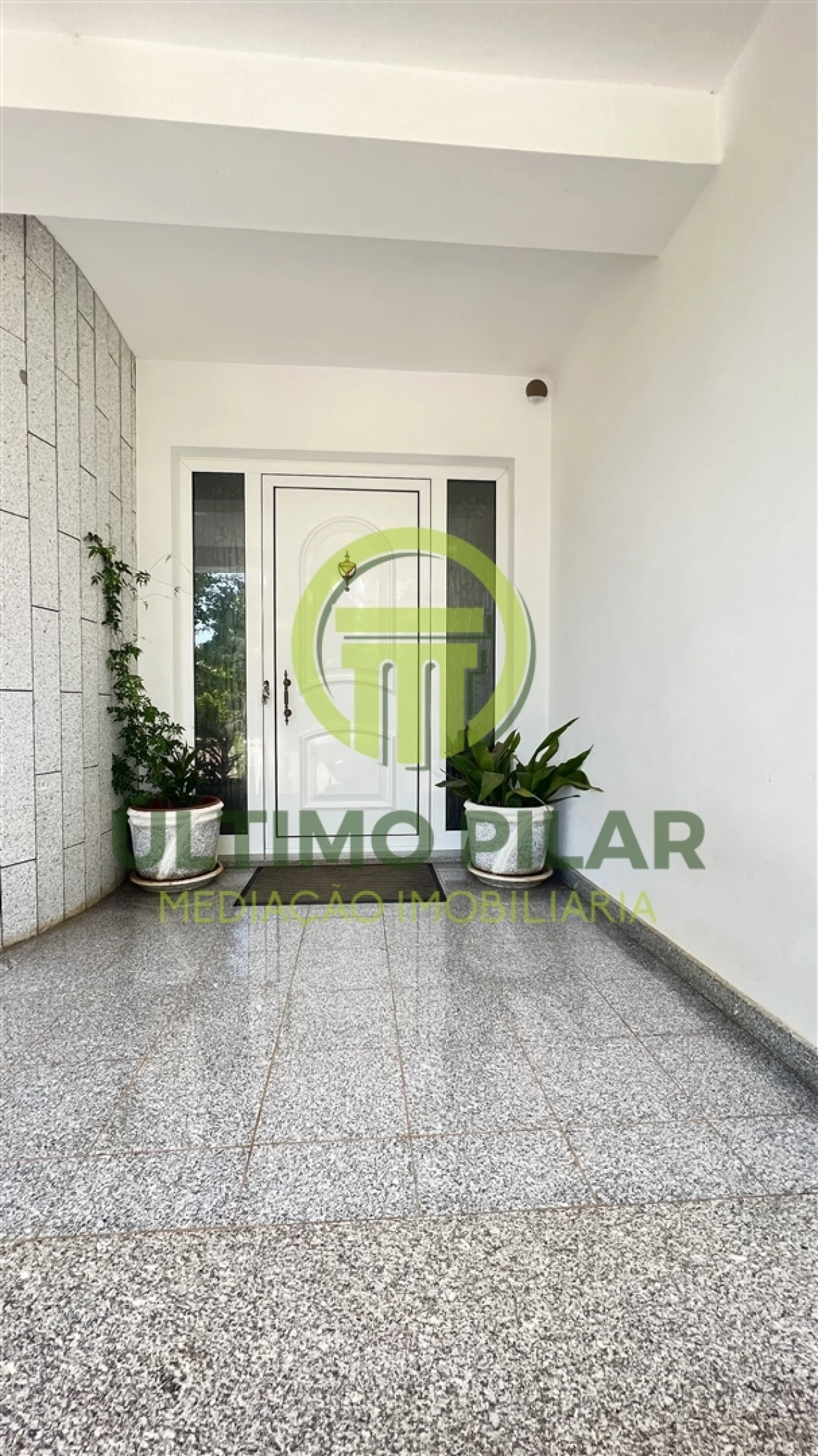 Moradia T5 para Venda em Sé, Santa Maria e Meixedo Foto 7