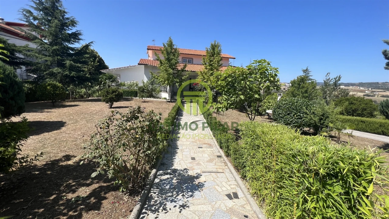 Moradia T5 para Venda em Sé, Santa Maria e Meixedo Foto 1