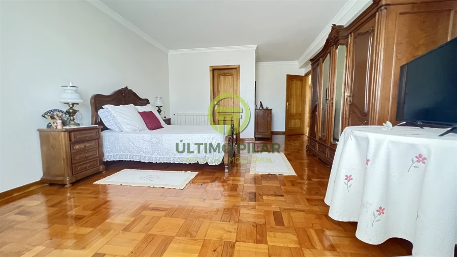 Moradia T5 para Venda em Sé, Santa Maria e Meixedo Foto 37