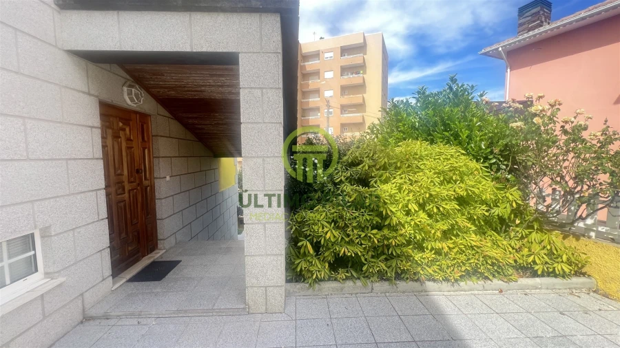 Moradia T4 para Venda em Sé, Santa Maria e Meixedo Foto 7