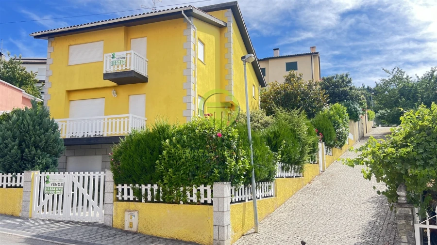 Moradia T4 para Venda em Sé, Santa Maria e Meixedo Foto 2