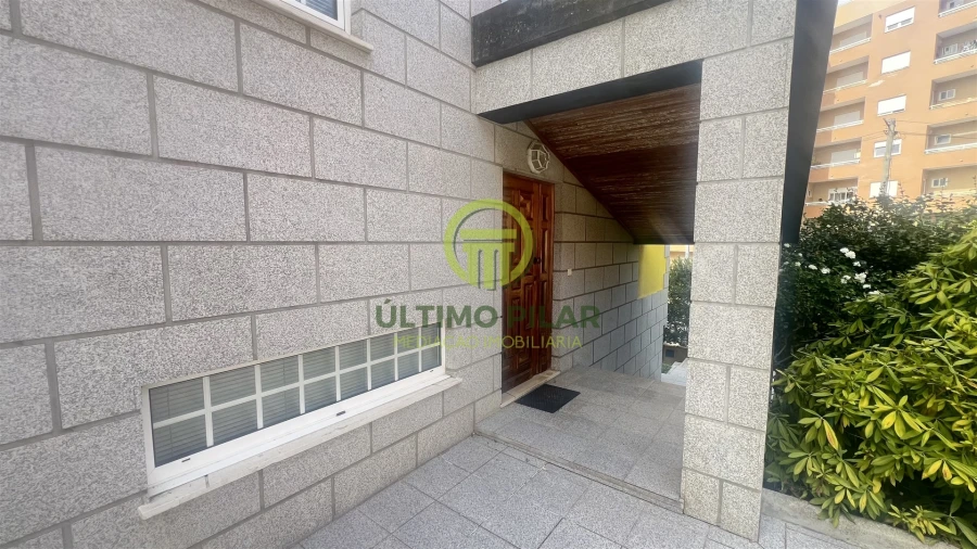 Moradia T4 para Venda em Sé, Santa Maria e Meixedo Foto 8