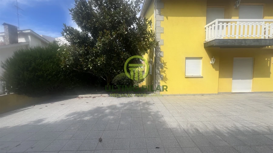 Moradia T4 para Venda em Sé, Santa Maria e Meixedo Foto 9