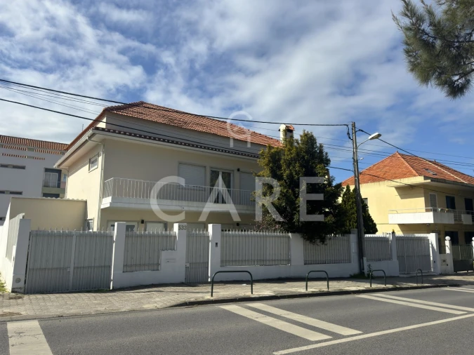 Moradia T6 para Venda em Caparica e Trafaria Foto 2