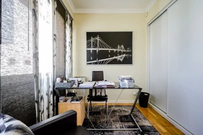 Apartamento T6 para Venda em São Domingos de Benfica