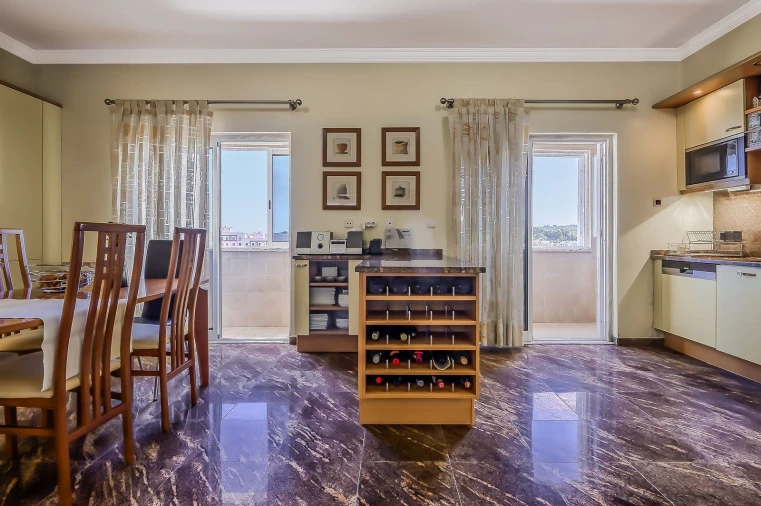 Apartamento T6 para Venda em São Domingos de Benfica Foto 13