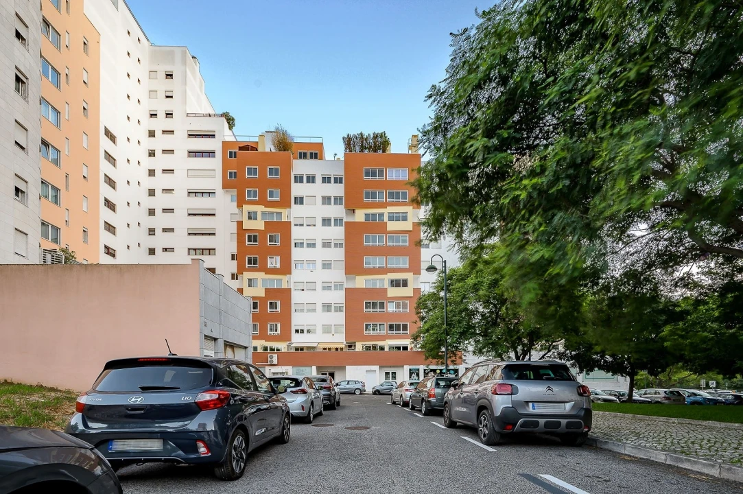 Apartamento T6 para Venda em São Domingos de Benfica Foto 43
