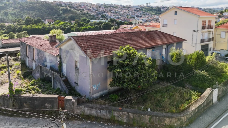 Moradia T3 para Venda em Fânzeres e São Pedro da Cova Foto 3