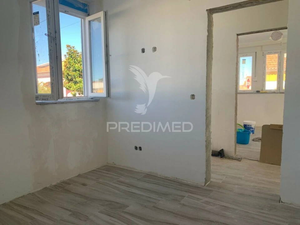 Moradia T2 para Venda em Couço Foto 8