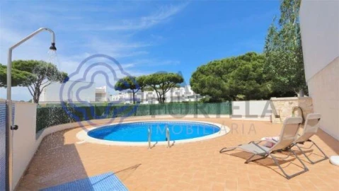 Moradia T5 para Venda em Quarteira