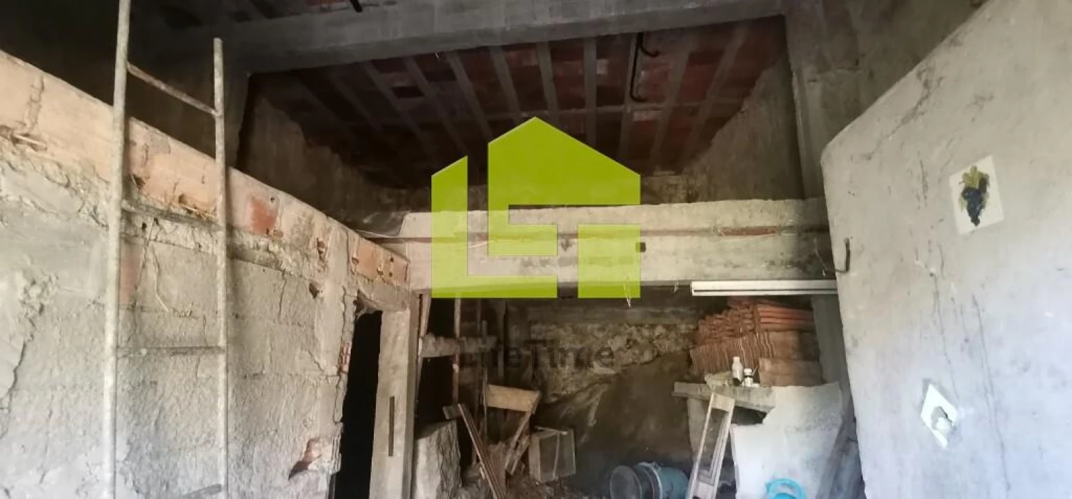 Moradia T4 para Venda em Longroiva Foto 48