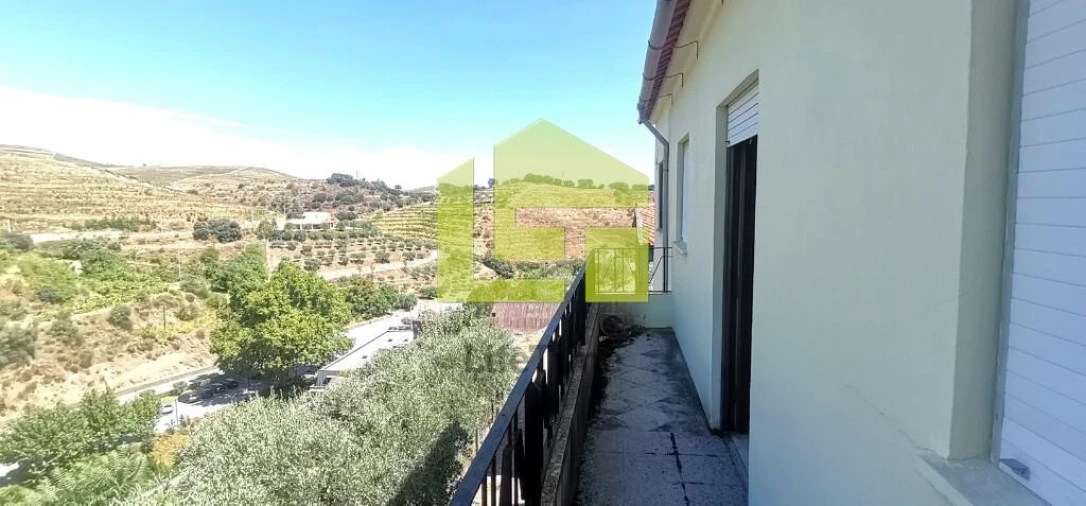 Moradia T4 para Venda em Longroiva Foto 8