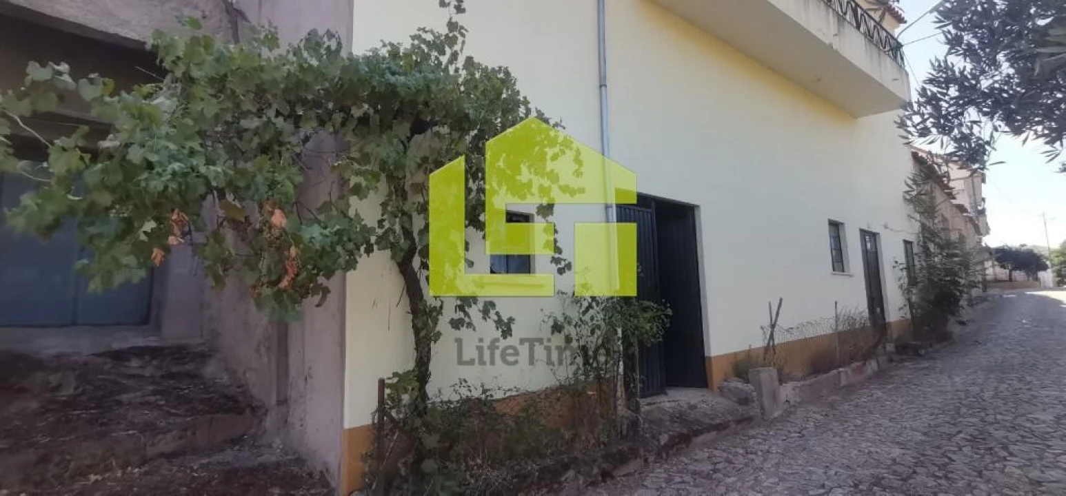 Moradia T4 para Venda em Longroiva Foto 45