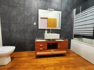 Apartamento T4 para Venda em Póvoa de Varzim, Beiriz e Argivai