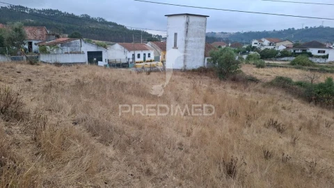 Terreno para Venda em Azoia de Cima e Tremês