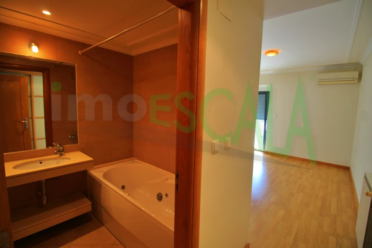 Apartamento T3 para Venda em Cartaxo e Vale da Pinta Foto 28