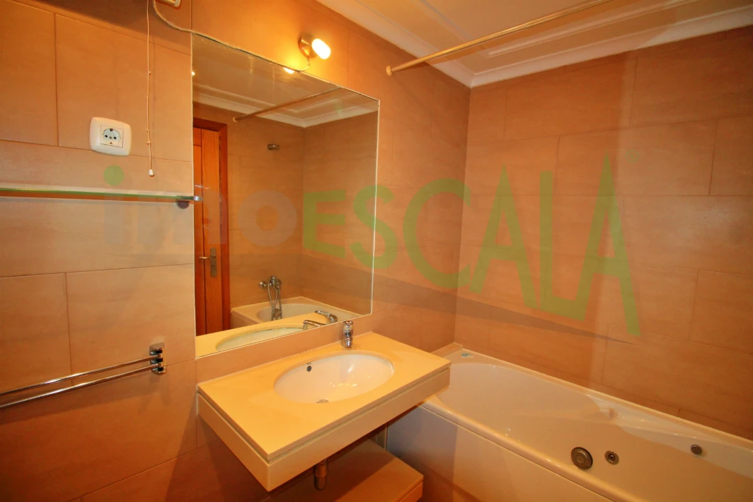 Apartamento T3 para Venda em Cartaxo e Vale da Pinta Foto 29