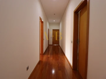 Apartamento T4 para Venda em Póvoa de Varzim, Beiriz e Argivai