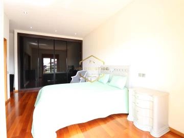 Apartamento T4 para Venda em Póvoa de Varzim, Beiriz e Argivai