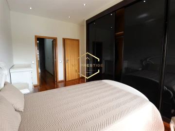 Apartamento T4 para Venda em Póvoa de Varzim, Beiriz e Argivai
