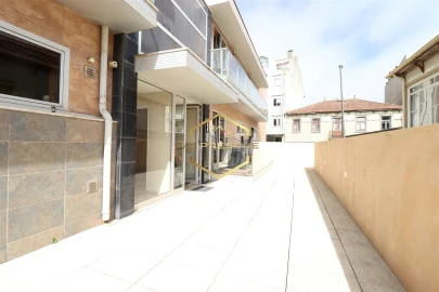 Apartamento T4 para Venda em Póvoa de Varzim, Beiriz e Argivai
