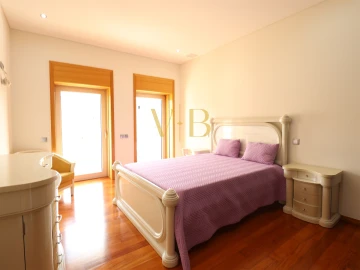 Apartamento T4 para Venda em Póvoa de Varzim, Beiriz e Argivai