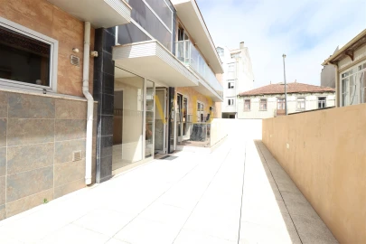Apartamento T4 para Venda em Póvoa de Varzim, Beiriz e Argivai