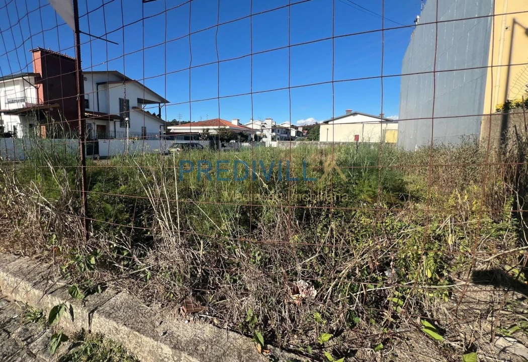 Terreno para Venda em Castêlo da Maia Foto 6
