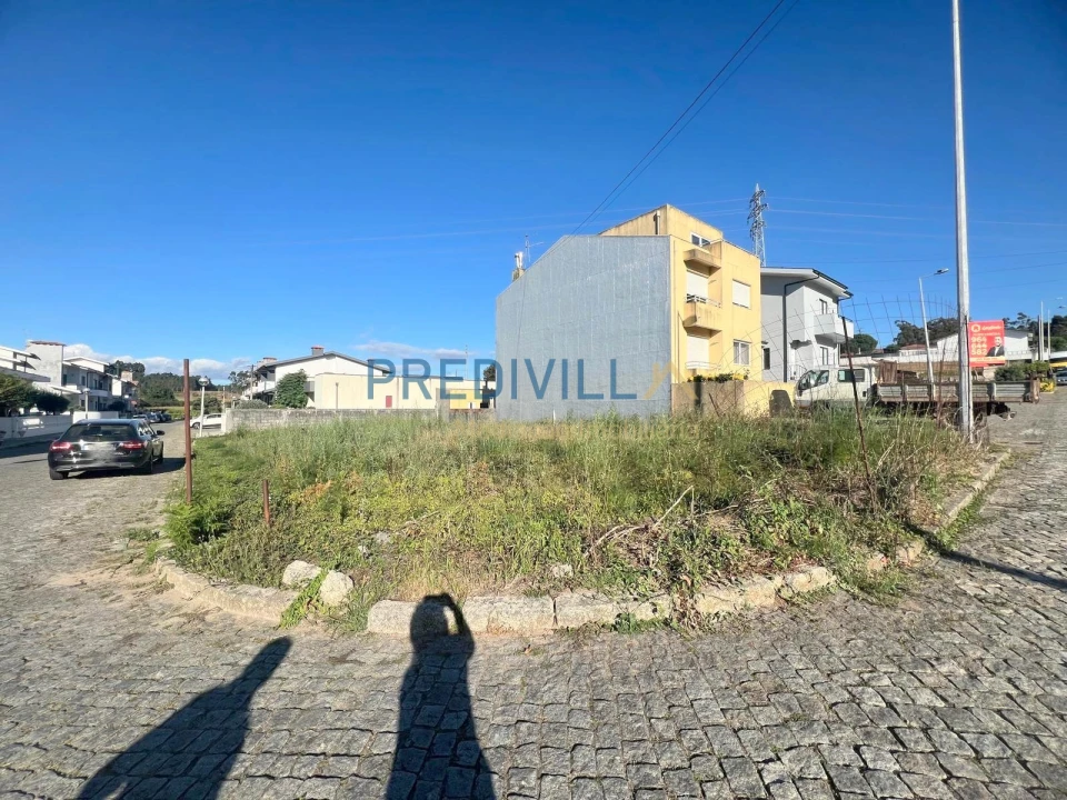 Terreno para Venda em Castêlo da Maia Foto 4