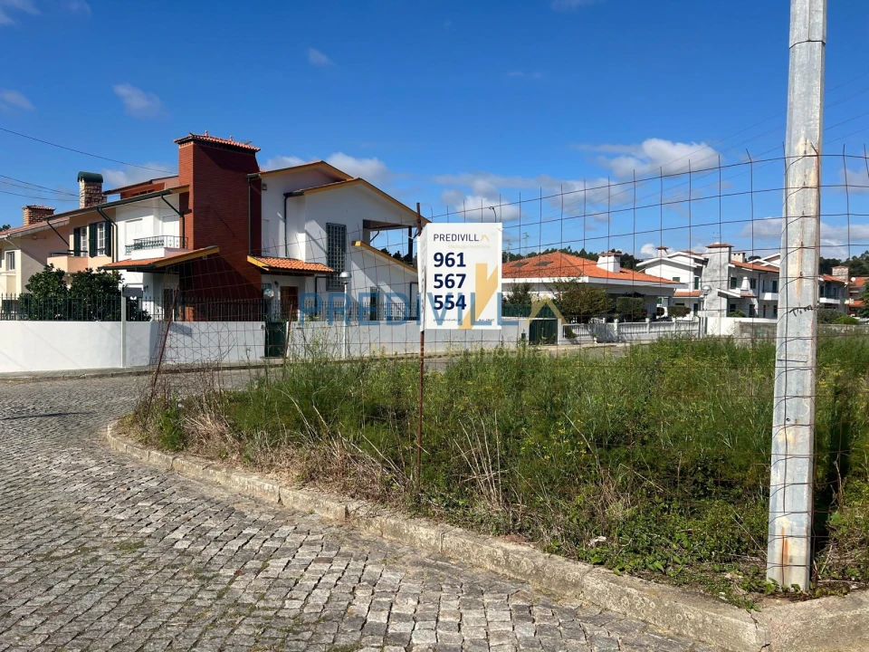 Terreno para Venda em Castêlo da Maia Foto 2