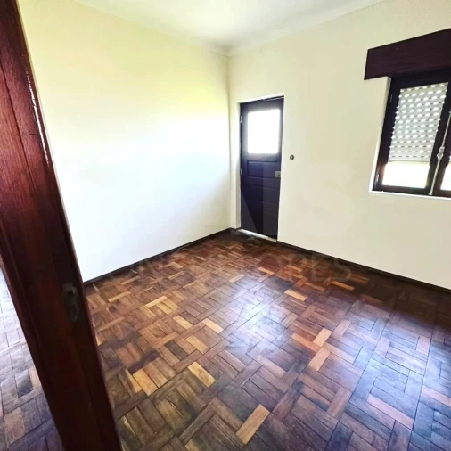 Moradia T6 para Venda em Granja do Ulmeiro Foto 1