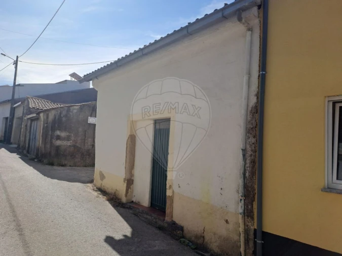 Armazém para Venda em Souselas e Botão Foto 2