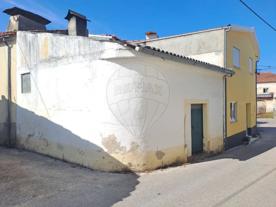 Armazém para Venda em Souselas e Botão Foto 3