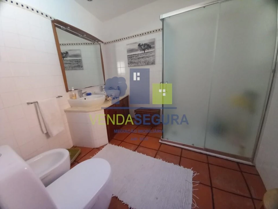 Moradia T4 para Venda em Santo Agostinho e São João Baptista e Santo Amador Foto 18