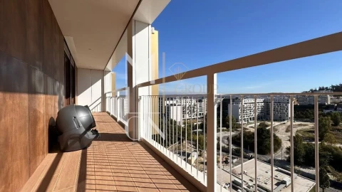 Apartamento T4 para Venda em Campanhã