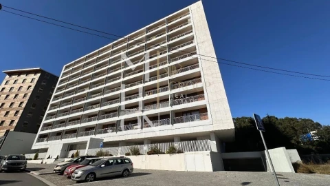 Apartamento T4 para Venda em Campanhã