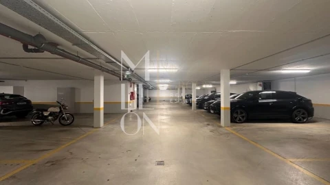 Apartamento T4 para Venda em Campanhã