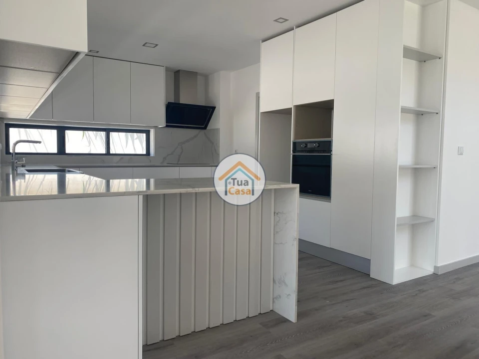 Moradia T4 para Venda em Febres Foto 17