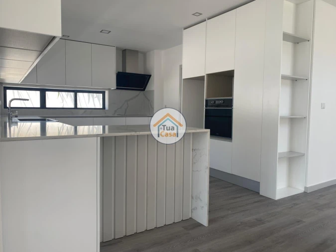 Moradia T4 para Venda em Febres Foto 17