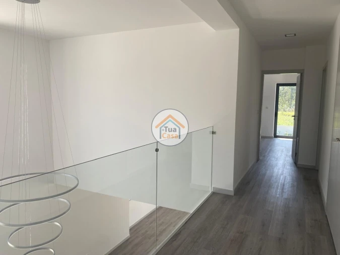 Moradia T4 para Venda em Febres Foto 30