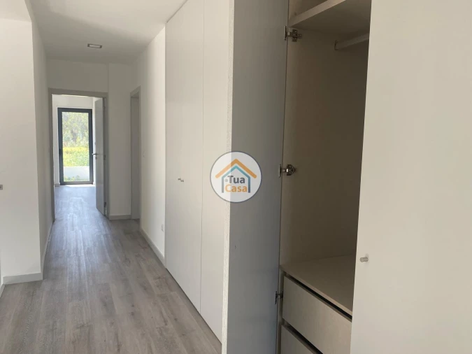 Moradia T4 para Venda em Febres Foto 39