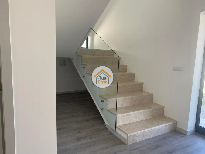 Moradia T4 para Venda em Febres Foto 24