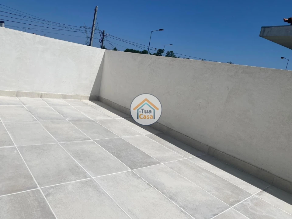 Moradia T4 para Venda em Febres Foto 35