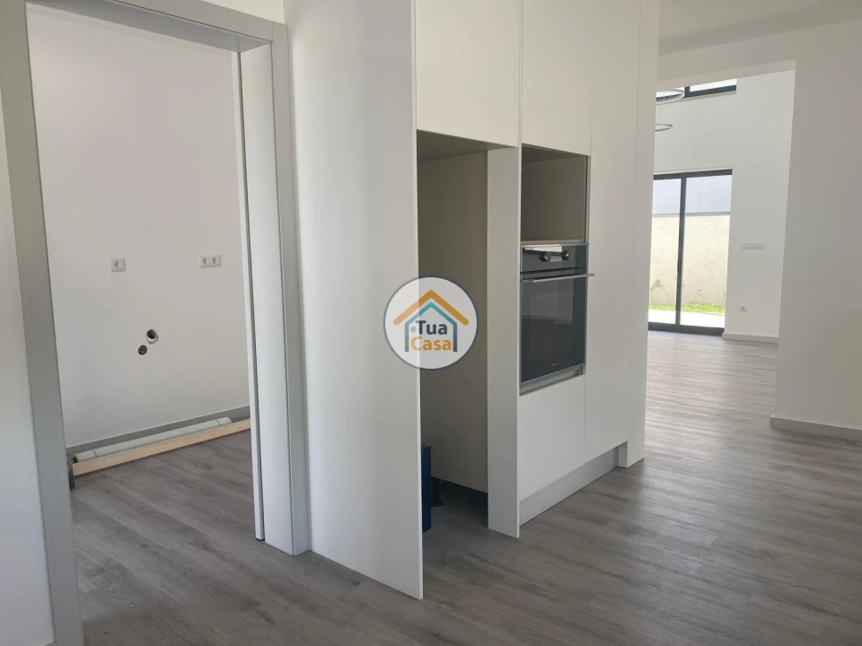 Moradia T4 para Venda em Febres Foto 19