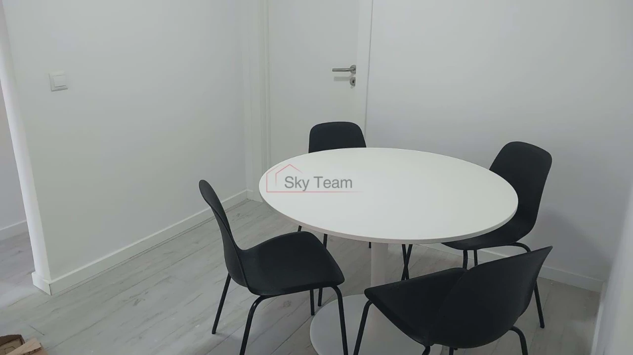 Moradia T9 para Venda em Ajuda Foto 12