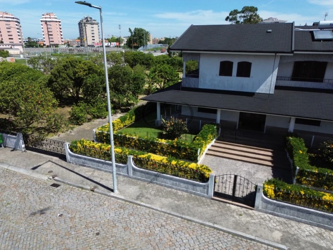 Moradia T4 para Venda em Canidelo Foto 45