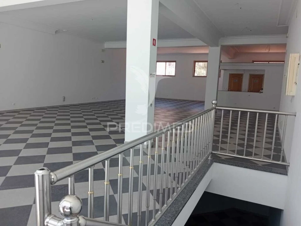 Loja para Venda em Arrimal e Mendiga Foto 1