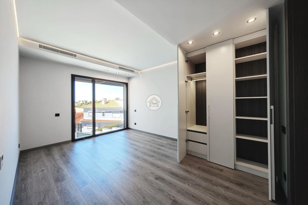 Moradia T4 para Venda em Alcabideche Foto 38