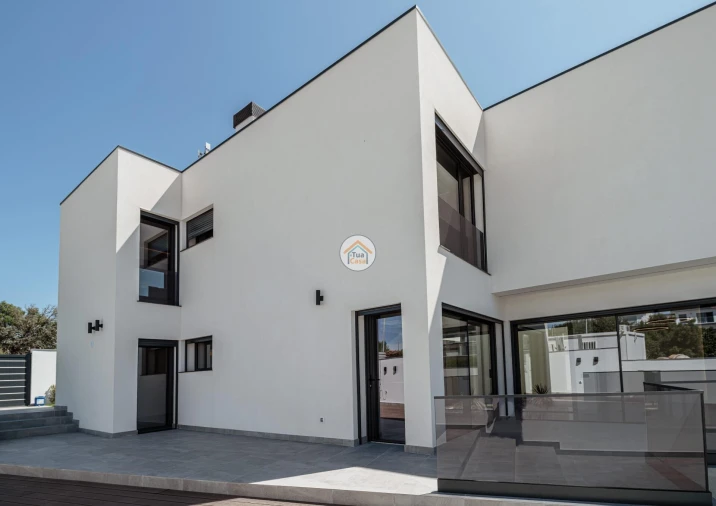 Moradia T4 para Venda em Alcabideche Foto 3