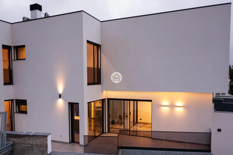 Moradia T4 para Venda em Alcabideche Foto 60